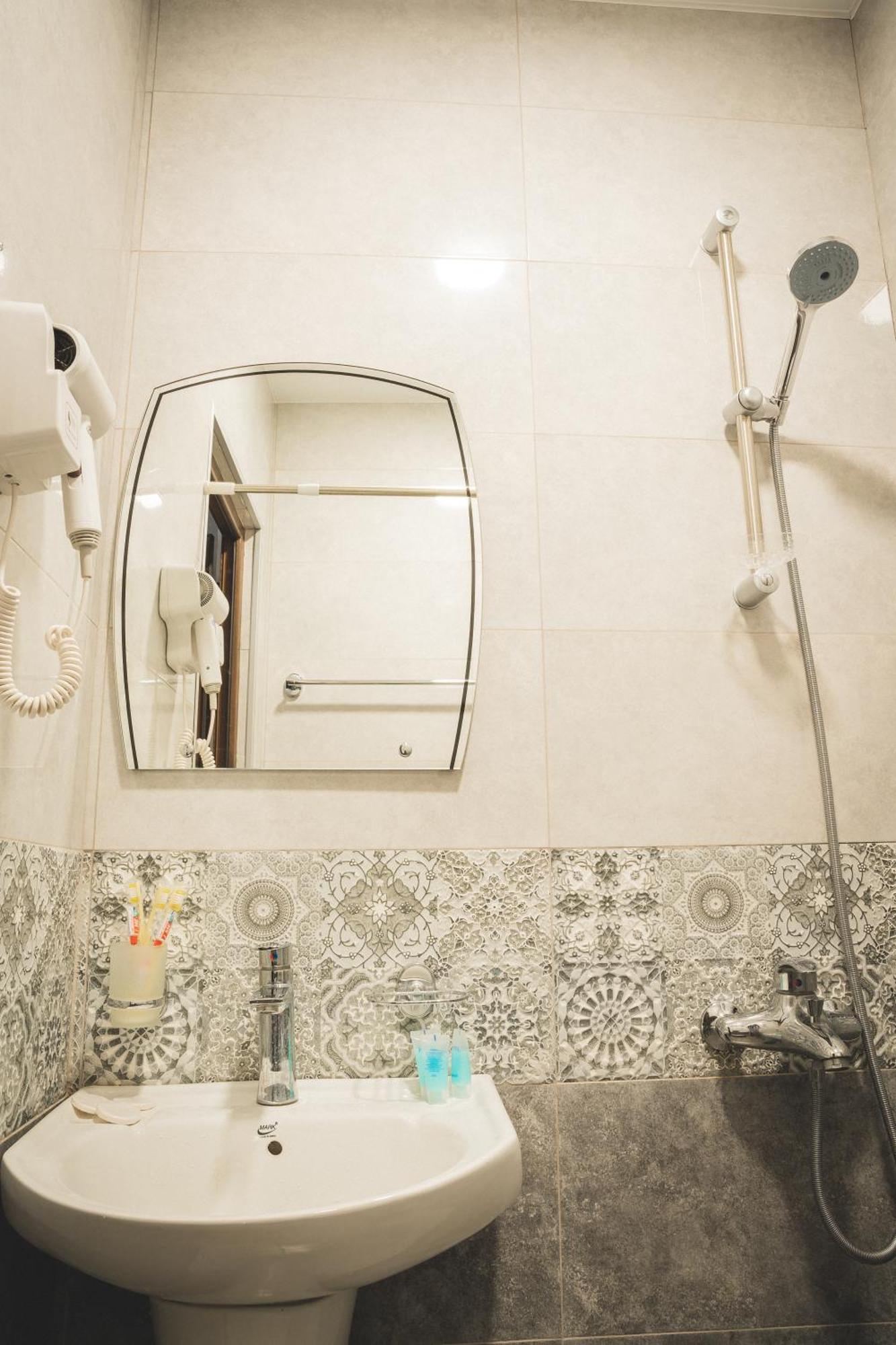 Hh Hotel Tbilisi Zewnętrze zdjęcie
