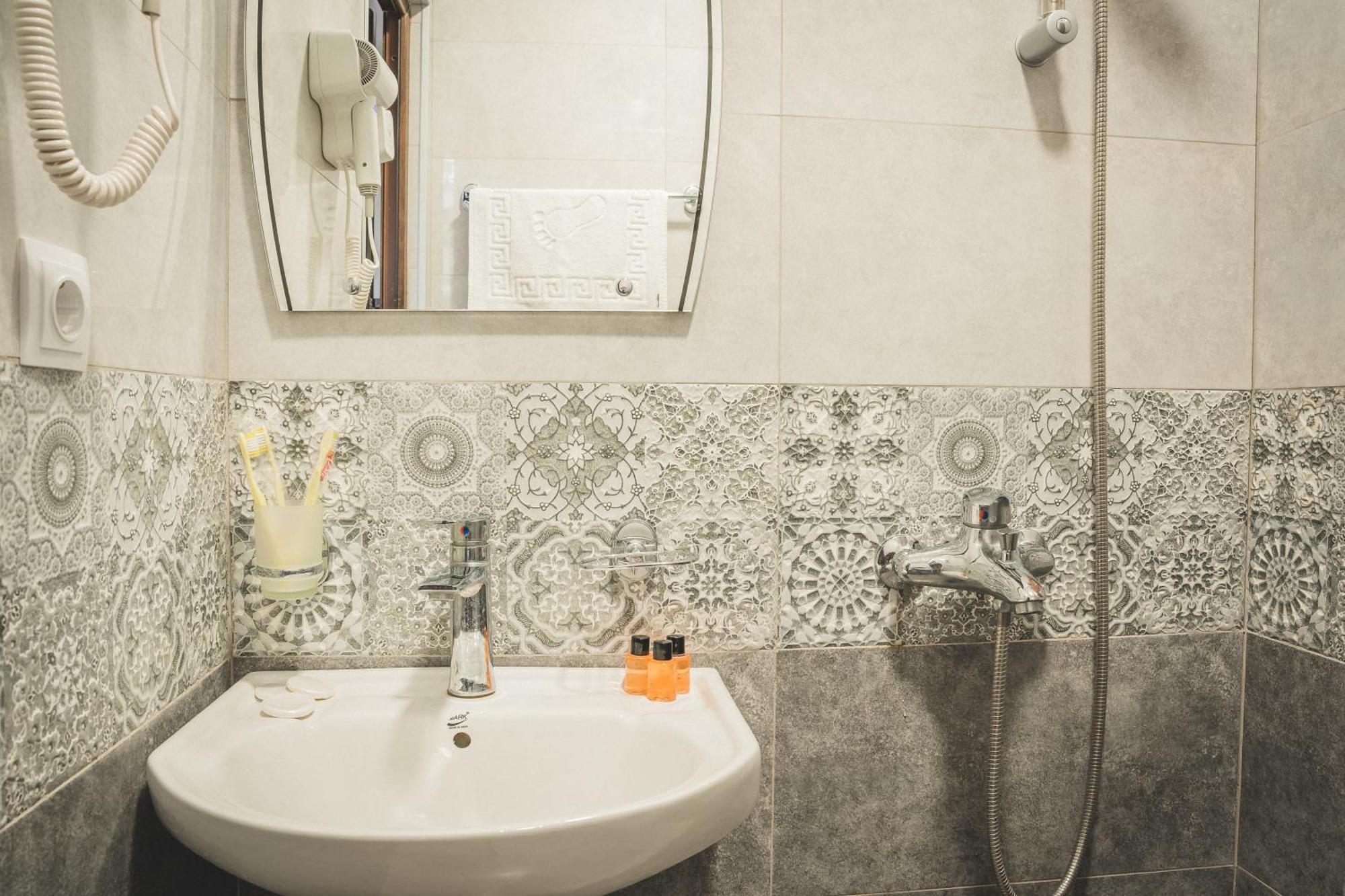 Hh Hotel Tbilisi Zewnętrze zdjęcie